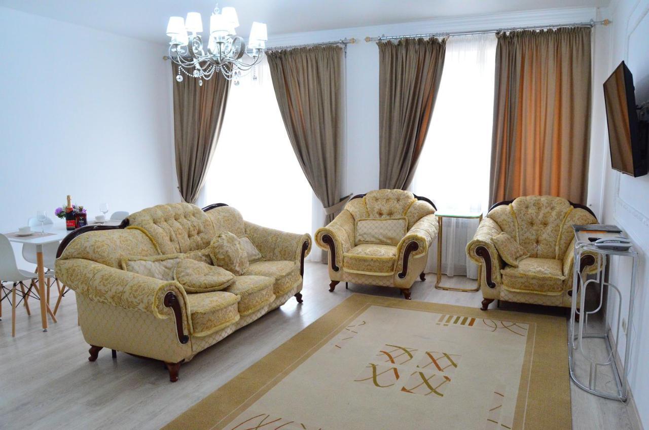 Golden Park Hotel Pavlodar Eksteriør billede