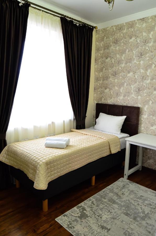 Golden Park Hotel Pavlodar Eksteriør billede