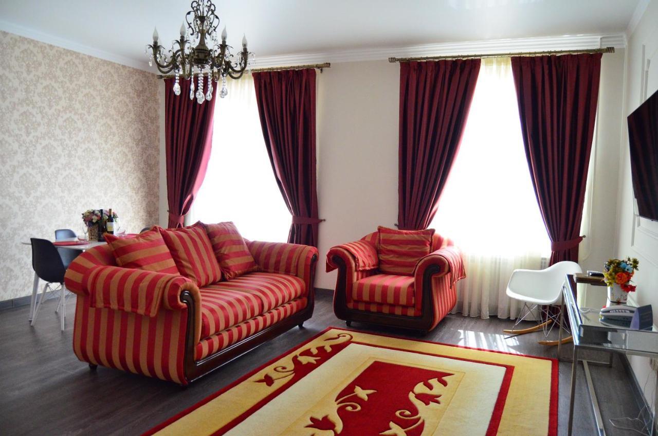 Golden Park Hotel Pavlodar Eksteriør billede