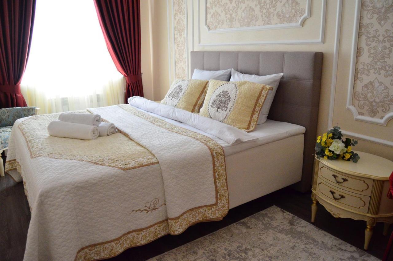 Golden Park Hotel Pavlodar Eksteriør billede