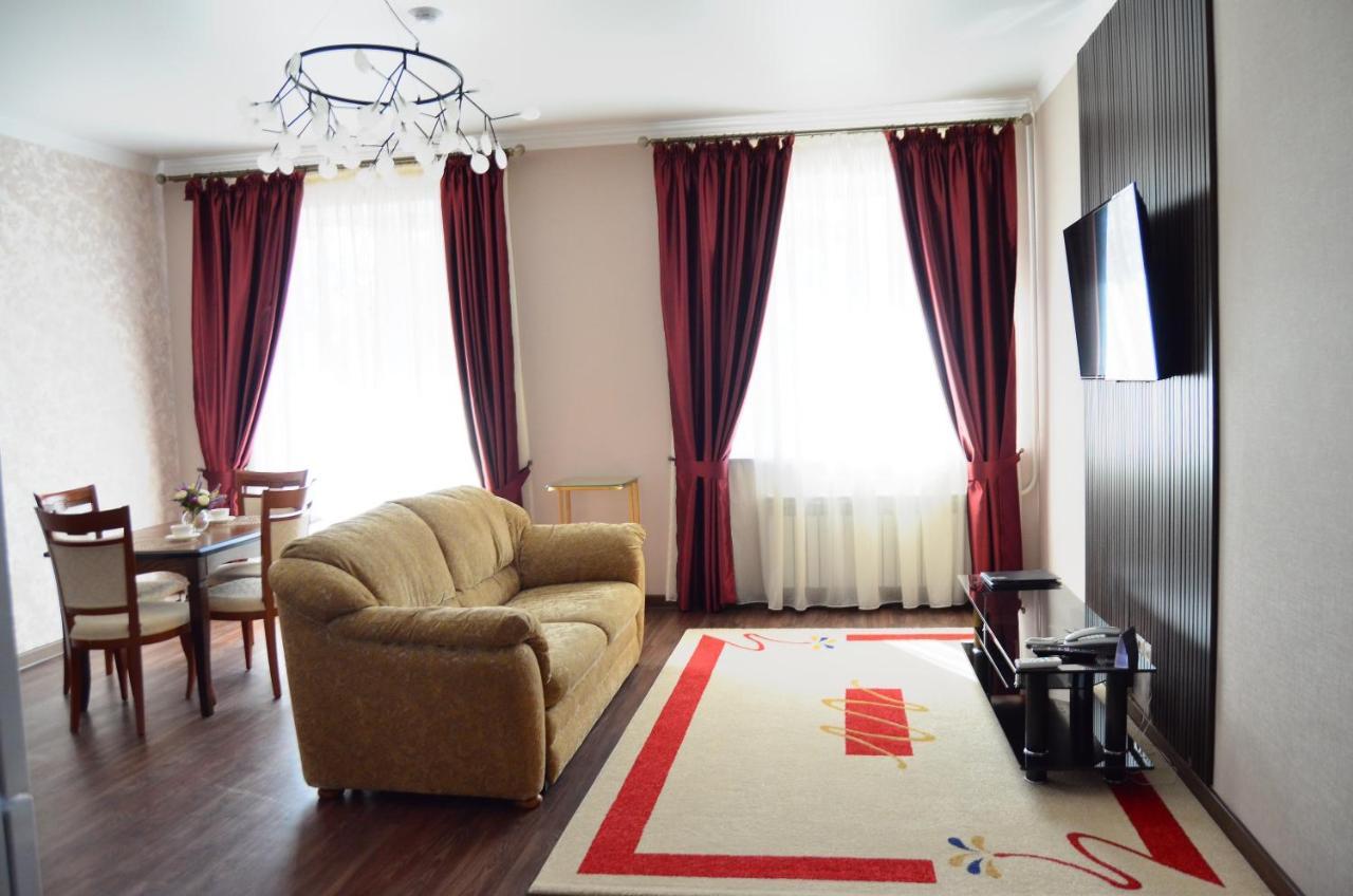 Golden Park Hotel Pavlodar Eksteriør billede