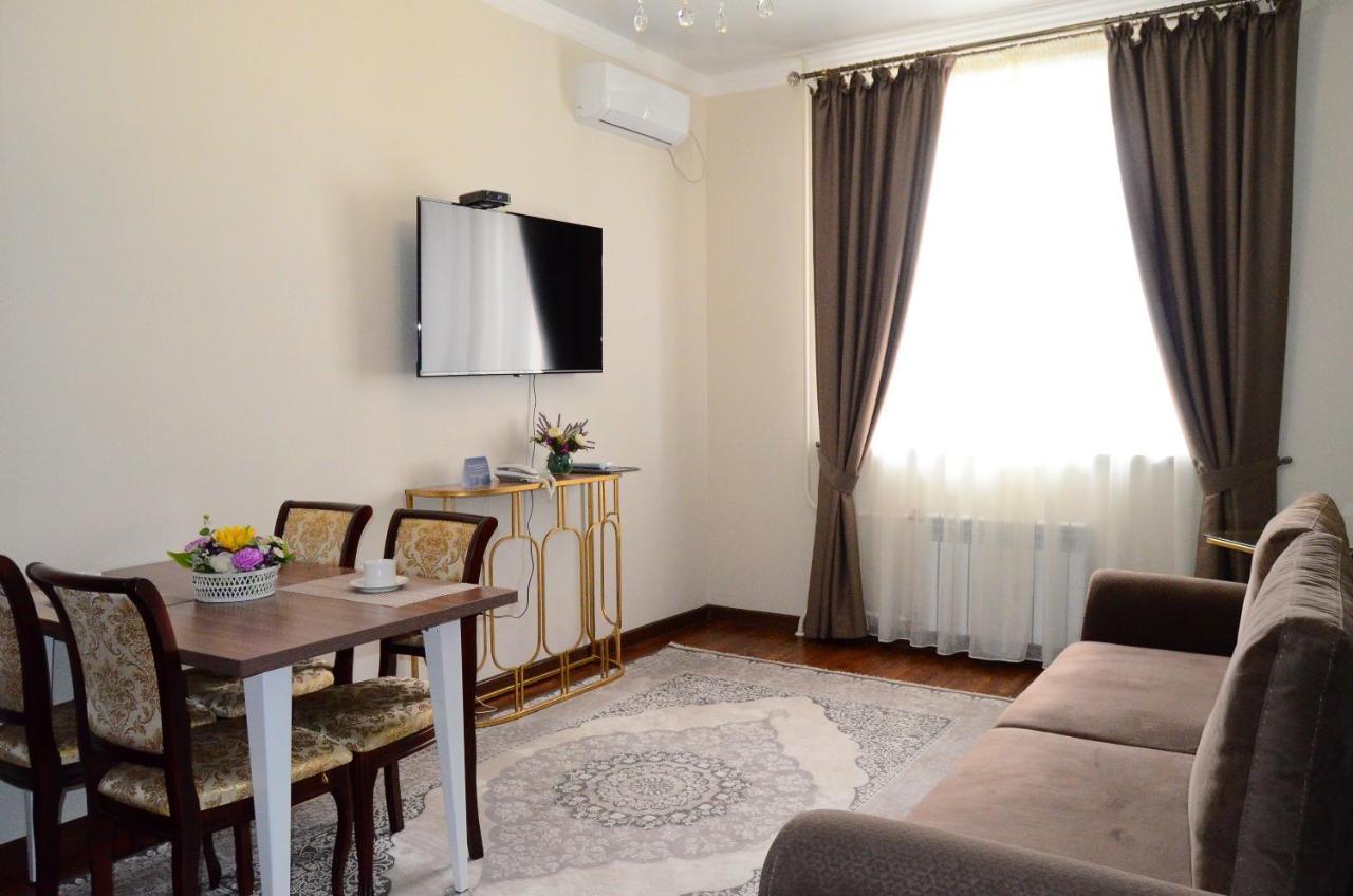 Golden Park Hotel Pavlodar Eksteriør billede